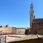 La Terrazza Sul Campo-rooms Only Pensionat Siena