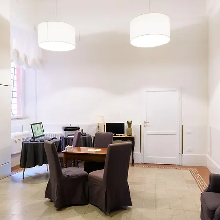 La Terrazza Sul Campo-rooms Only بيت ضيافة